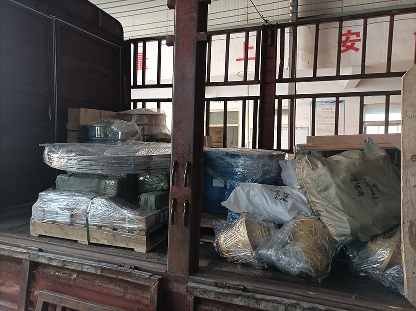 密封膠條、電機、網(wǎng)架等發(fā)貨